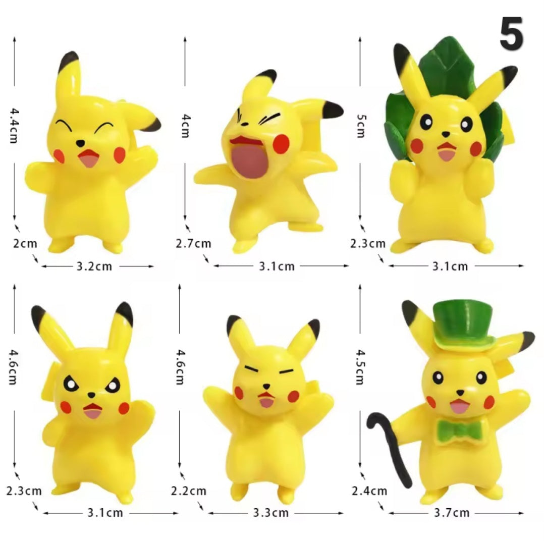 Small toys for cake or play